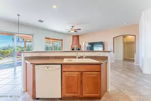 545 W Calle Artistica, Green Valley, AZ 85614 - Photo 14