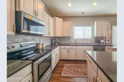 9072 W Birchover Drive, Marana, AZ 85653 - Photo 10