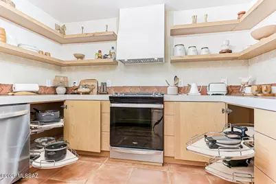 669 W Cholla Crest Drive, Green Valley, AZ 85614 - Photo 14