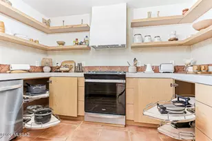 669 W Cholla Crest Dr, Green Valley, AZ 85614 - Photo 14