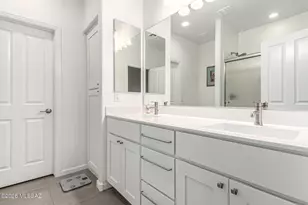 829 N Broken Hills Dr, Green Valley, AZ 85614 - Photo 12