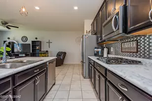 9553 S Miller Flats Dr, Tucson, AZ 85747 - Photo 12