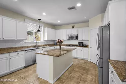 717 W Calle Canto Sereno, Sahuarita, AZ 85629 - Photo 10