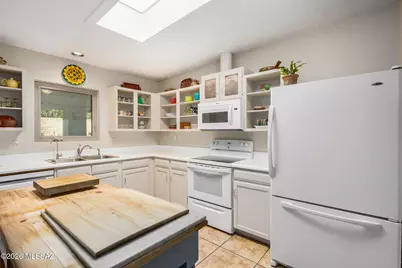 392 W Rio Altar, Green Valley, AZ 85614 - Photo 14