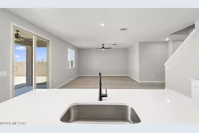 7810 S Wild Prairie Drive S, Tucson, AZ 85757 - Photo 6