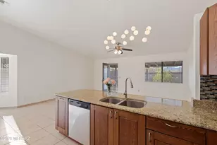 2657 W Lazybrook Dr, Tucson, AZ 85741 - Photo 10