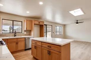 201 N Ave Carolina, Tucson, AZ 85711 - Photo 2