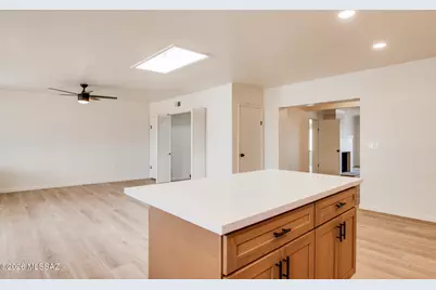 201 N Ave Carolina, Tucson, AZ 85711 - Photo 4