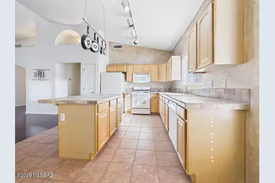 8844 E Marci Lynne Way, Tucson, AZ 85747 - Photo 8