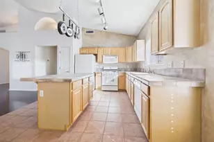 8844 E Marci Lynne Way, Tucson, AZ 85747 - Photo 8