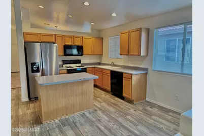 6070 N Panorama Park Drive, Tucson, AZ 85704 - Photo 10