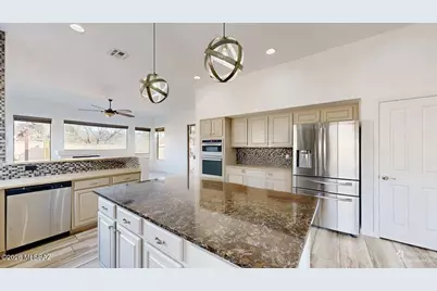 2470 N Castle Rock Drive, Tucson, AZ 85749 - Photo 4