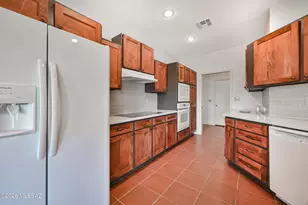 1201 E Camino Diestro, Oro Valley, AZ 85704 - Photo 6