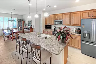 954 N Broken Hills Dr, Green Valley, AZ 85614 - Photo 4