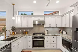 1069 E Ritz Ct, Oro Valley, AZ 85755 - Photo 8