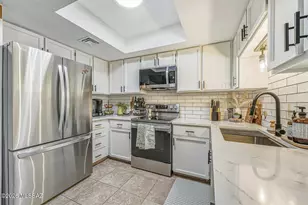 831 W Paseo Del Prado, Green Valley, AZ 85614 - Photo 10