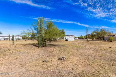 11103 W Panther Peak Drive, Tucson, AZ 85743 - Photo 32