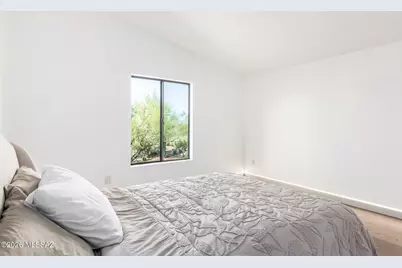 11103 W Panther Peak Drive, Tucson, AZ 85743 - Photo 24