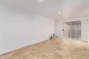 8331 E Balfour Dr, Tucson, AZ 85710 - Photo 4