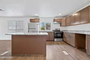 12466 W Vegas Dr, Tucson, AZ 85736 - Photo 8