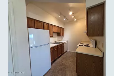 5500 N Valley View Road #221, Tucson, AZ 85718 - Photo 2