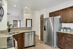 90 E Horizon Cir, Tucson, AZ 85737 - Photo 8