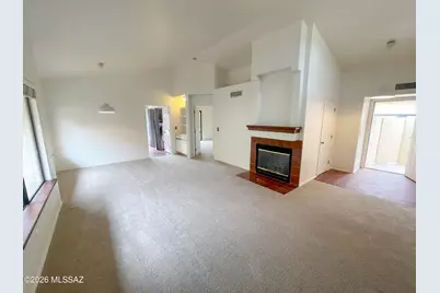 310 E Highcourte Lane, Tucson, AZ 85737 - Photo 2