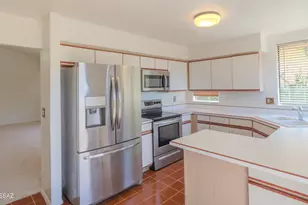 310 E Highcourte Ln, Tucson, AZ 85737 - Photo 10
