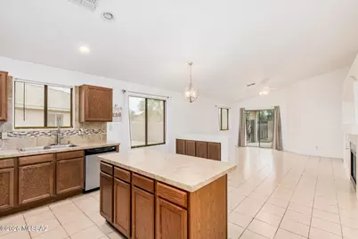8509 E Sarnoff Ridge Loop, Tucson, AZ 85710 - Photo 14