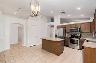 8509 E Sarnoff Ridge Loop, Tucson, AZ 85710 - Photo 12