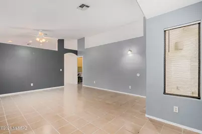 8509 E Sarnoff Ridge Loop, Tucson, AZ 85710 - Photo 6