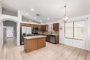 8509 E Sarnoff Ridge Loop, Tucson, AZ 85710 - Photo 12