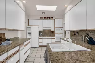 1421 N Abrego Dr, Green Valley, AZ 85614 - Photo 14