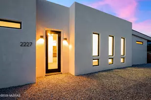 2227 E Helen St, Tucson, AZ 85719 - Photo 8