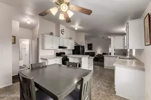 2854 E Cottonwood Club Ln, Tucson, AZ 85706 - Photo 14