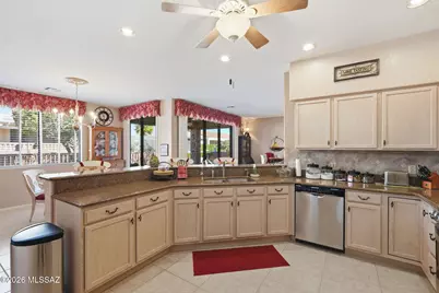 1910 W Amblemorn Drive, Green Valley, AZ 85622 - Photo 8