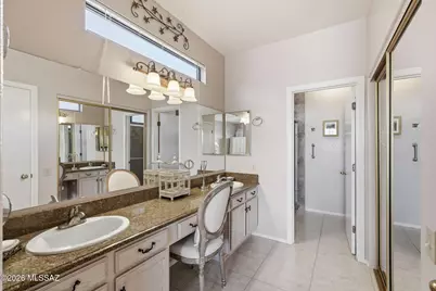 1910 W Amblemorn Drive, Green Valley, AZ 85622 - Photo 16