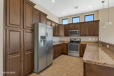 5829 S Waynes Way, Green Valley, AZ 85622 - Photo 20
