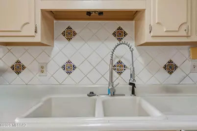 7643 N Andover Drive, Tucson, AZ 85704 - Photo 22