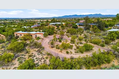 7643 N Andover Drive, Tucson, AZ 85704 - Photo 2
