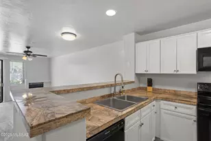 5675 N Camino Esplendora, Tucson, AZ 85718 - Photo 12