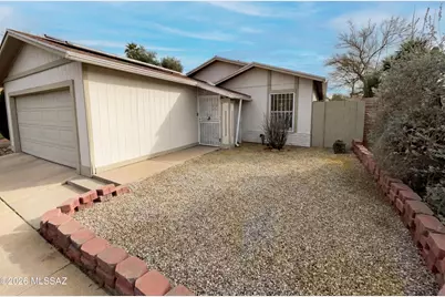 1943 W Southbrooke Circle, Tucson, AZ 85705 - Photo 2