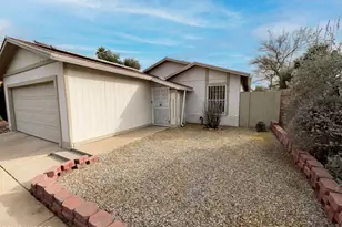 1943 W Southbrooke Cir, Tucson, AZ 85705 - Photo 2