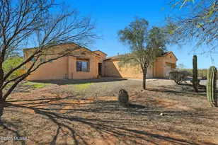 12911 W Zebra Aloe Pl, Tucson, AZ 85743 - Photo 2