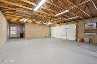 335 W Oak Hills Drive, Oracle, AZ 85623 - Photo 46