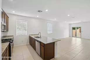 10453 W Beaman Ln, Marana, AZ 85653 - Photo 10