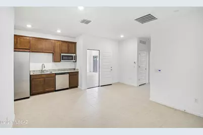 10453 W Beaman Lane, Marana, AZ 85653 - Photo 12