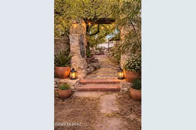 4415 N Swan Road, Tucson, AZ 85718 - Photo 1
