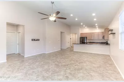 8291 E Magee Hill Loop, Tucson, AZ 85710 - Photo 10