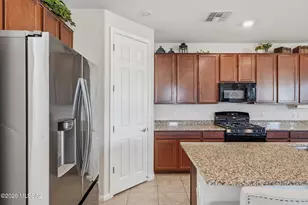 7352 S Via Plaza del Maya, Tucson, AZ 85756 - Photo 14